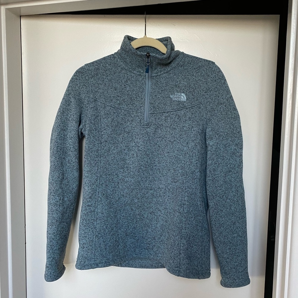 The North Face Women’s 1/4 zip Pullover Light Blue